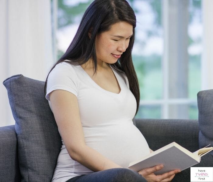 The 16 Best Twin Pregnancy Books & Journals for 2022